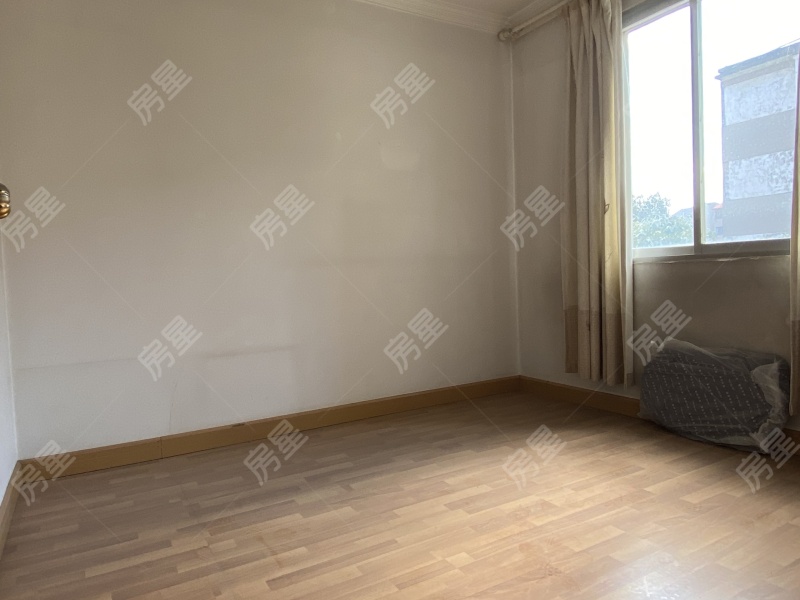 3室2廳1陽臺 無線電廠宿舍（建設(shè)路238號）臥室