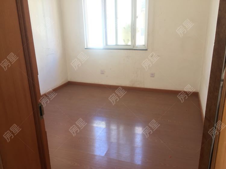 5室2廳2陽臺 銀德香榭麗園臥室