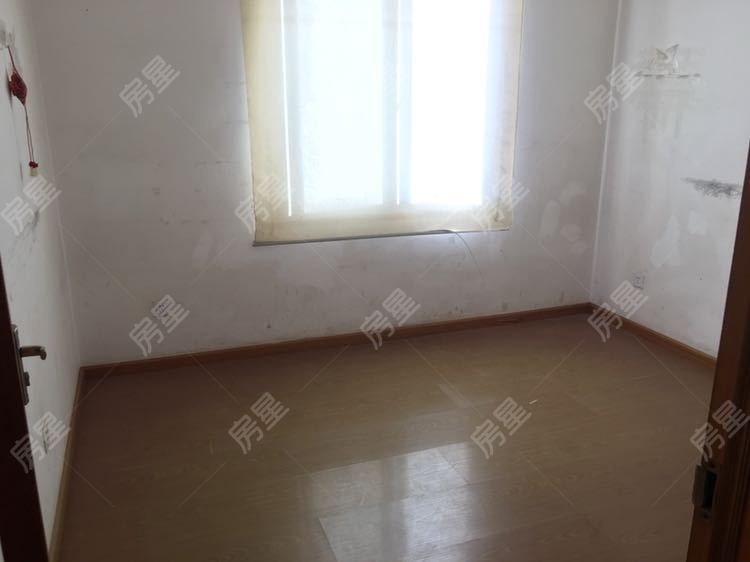 5室2廳2陽臺 銀德香榭麗園臥室