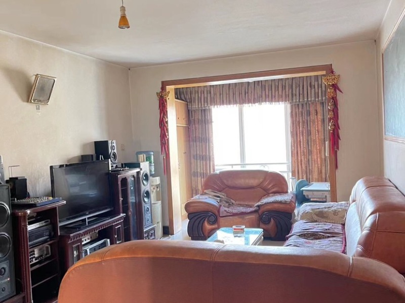 5室2廳2陽臺 匯和花園客廳