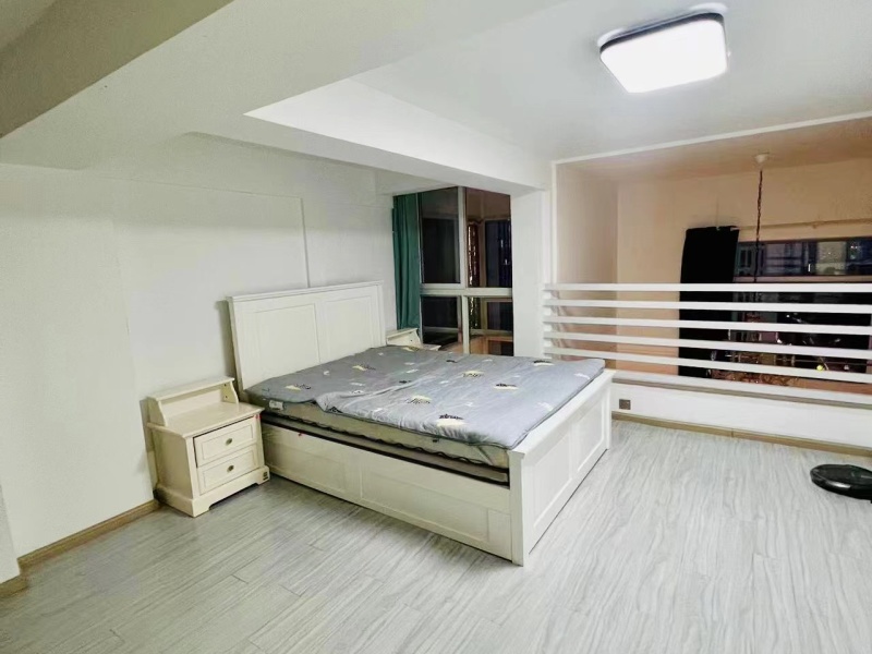 1室1廳1陽臺(tái) 86街公寓U2臥室