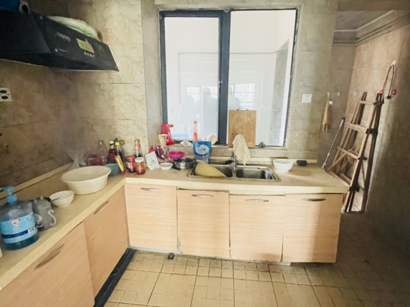 4室2廳2陽臺 經(jīng)典雙城二、三期廚房