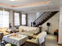 5室2廳2陽(yáng)臺(tái) 南方公園客廳