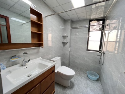 3室2廳2陽臺 潤城八區(qū)