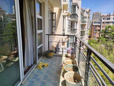 4室2廳2陽(yáng)臺(tái) 百大國(guó)際花園