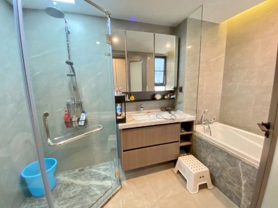 4室2廳1陽(yáng)臺(tái) 中南十二集