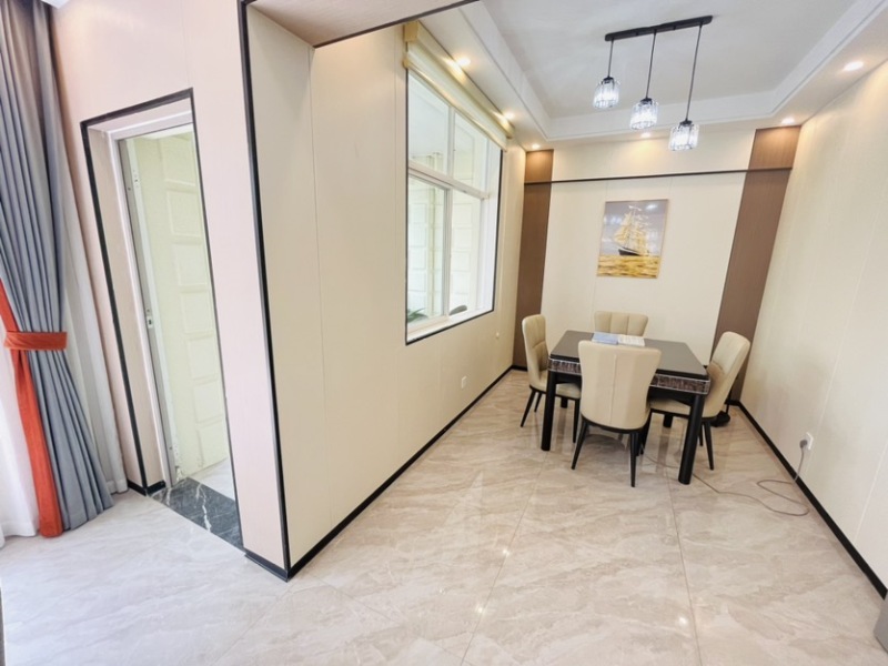 9室2廳5陽臺 海韻楓丹別墅餐廳