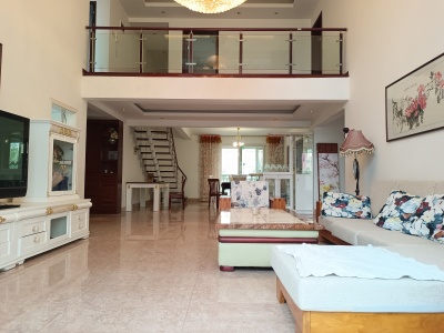 6室3廳3陽臺 世紀(jì)城華春苑