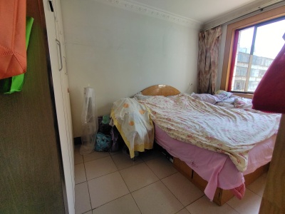 3室2廳1陽(yáng)臺(tái) 人民東路398號(hào)(探礦廠住宅區(qū))