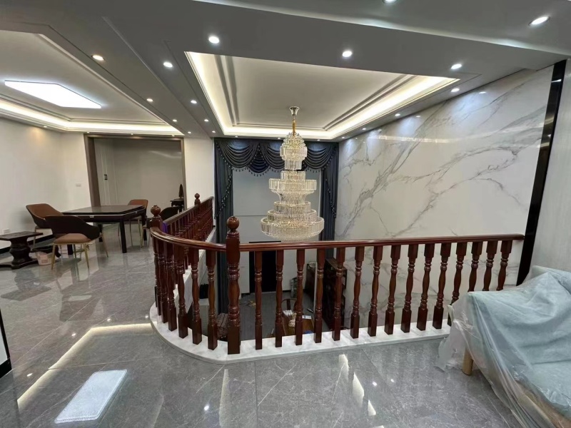 5室2廳3陽臺(tái) 海東俊園一期別墅客廳