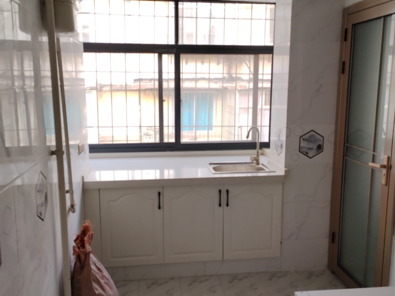 3室1廳1陽(yáng)臺(tái) 省醫(yī)藥公司宿舍（青年路282號(hào)）廚房