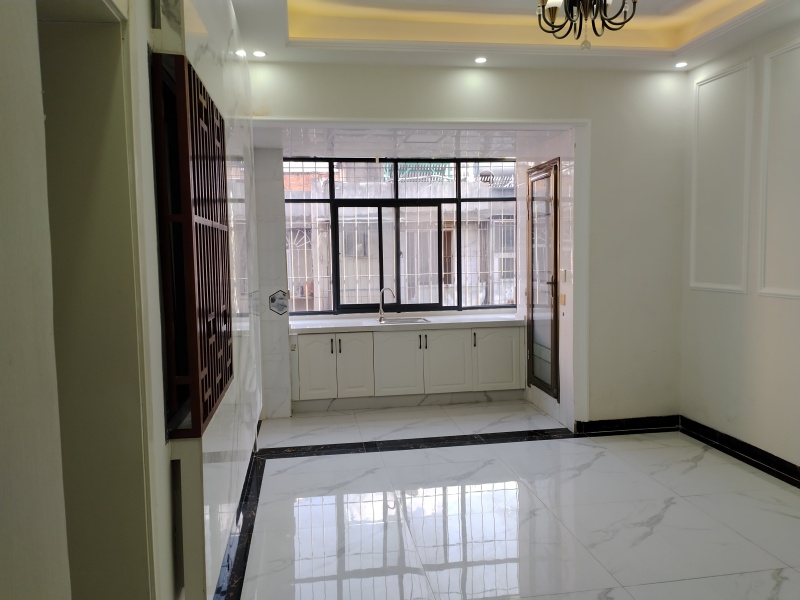 3室1廳1陽(yáng)臺(tái) 省醫(yī)藥公司宿舍（青年路282號(hào)）客廳