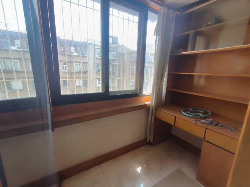 2室2廳1陽臺(tái) 紅塔花園書房