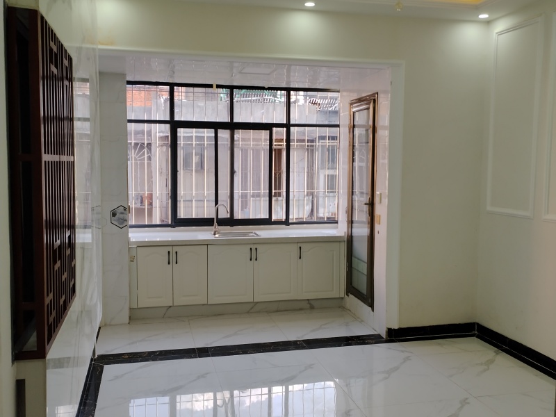 3室1廳1陽(yáng)臺(tái) 省醫(yī)藥公司宿舍（青年路282號(hào)）客廳