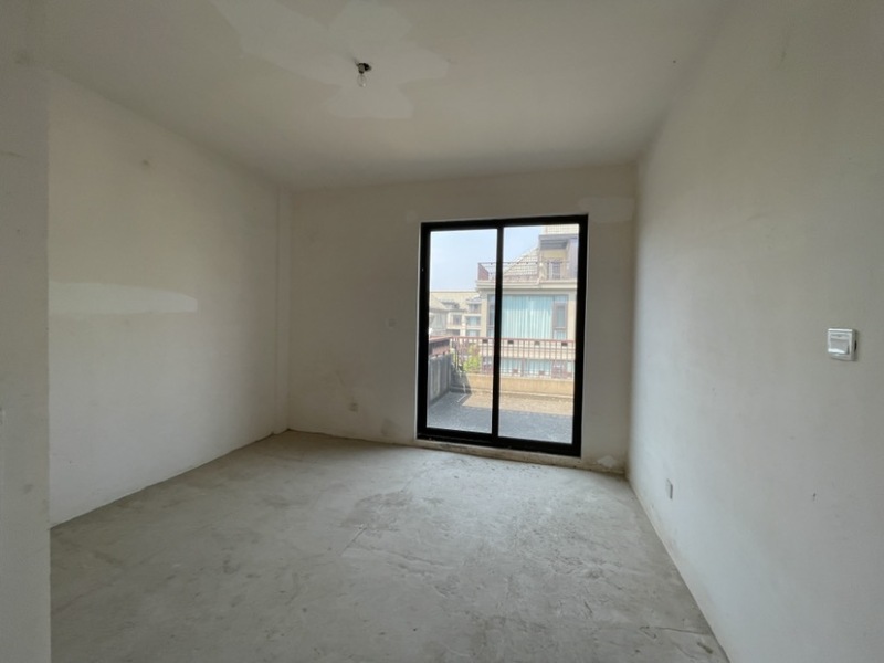 4室2廳3陽(yáng)臺(tái) 綠地海珀瀾庭別墅臥室