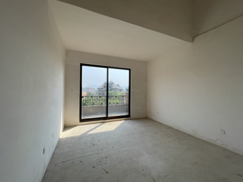 4室2廳3陽(yáng)臺(tái) 綠地海珀瀾庭別墅臥室