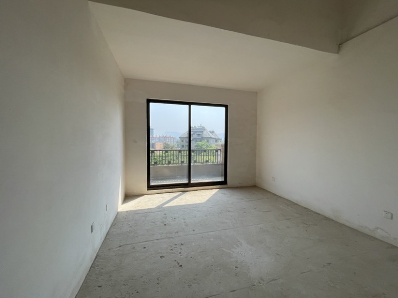 4室2廳3陽(yáng)臺(tái) 綠地海珀瀾庭別墅臥室