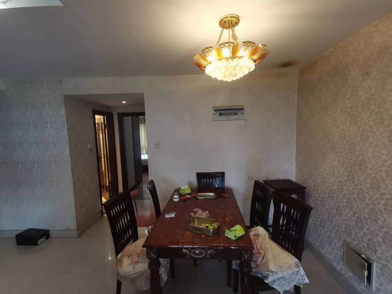 3室2廳2陽臺 世紀(jì)城玉春苑餐廳