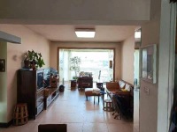 3室2廳 陽光果香客廳