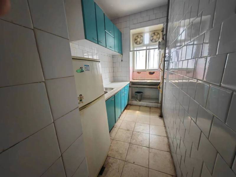 2室2廳1陽(yáng)臺(tái) 西壩新村35號(hào)廚房