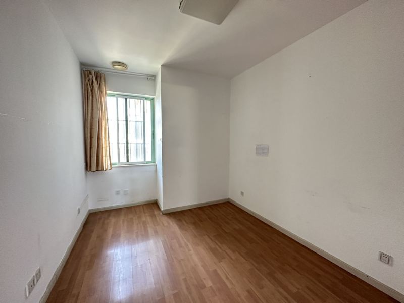 4室2廳2陽臺 水晶俊園臥室