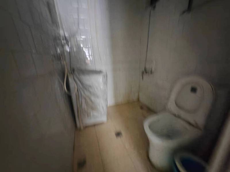 2室2廳1陽(yáng)臺(tái) 西壩新村35號(hào)衛(wèi)生間