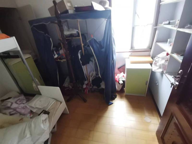 3室2廳2陽臺 世紀(jì)城玉春苑臥室