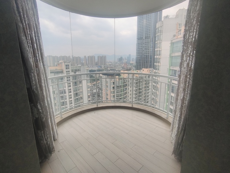 5室2廳2陽臺 中央麗城其他