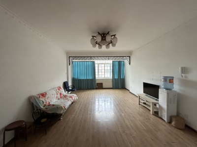 3室2廳1陽臺 金馬鎮(zhèn)政府住宅樓客廳