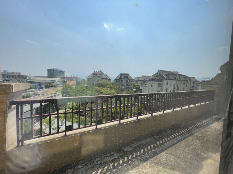 4室2廳3陽(yáng)臺(tái) 綠地海珀瀾庭別墅陽(yáng)臺(tái)