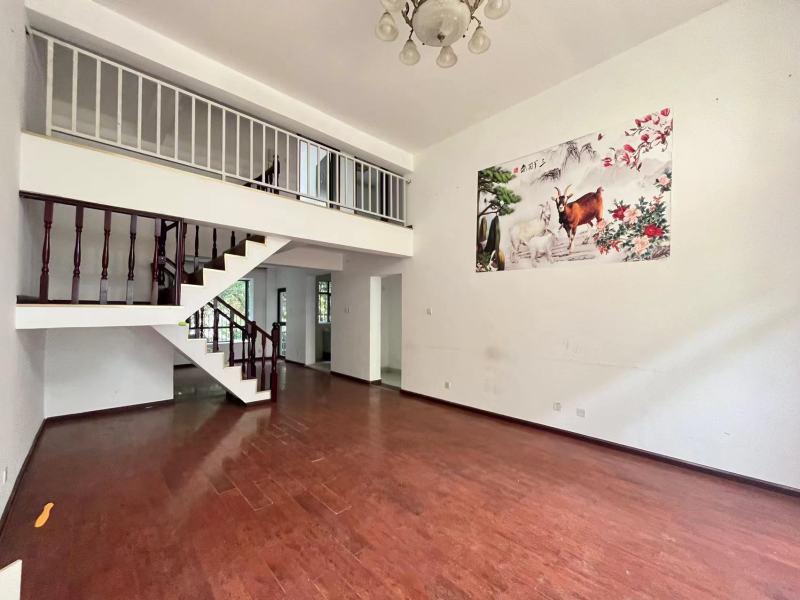 4室2廳1陽臺 滇池衛(wèi)城藍(lán)灣客廳