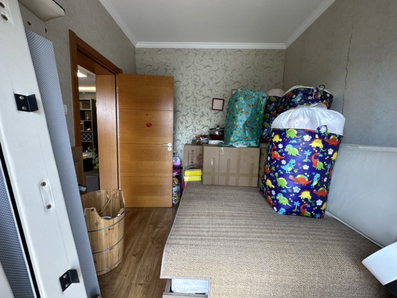 4室2廳2陽臺(tái) 金尚俊園一期臥室