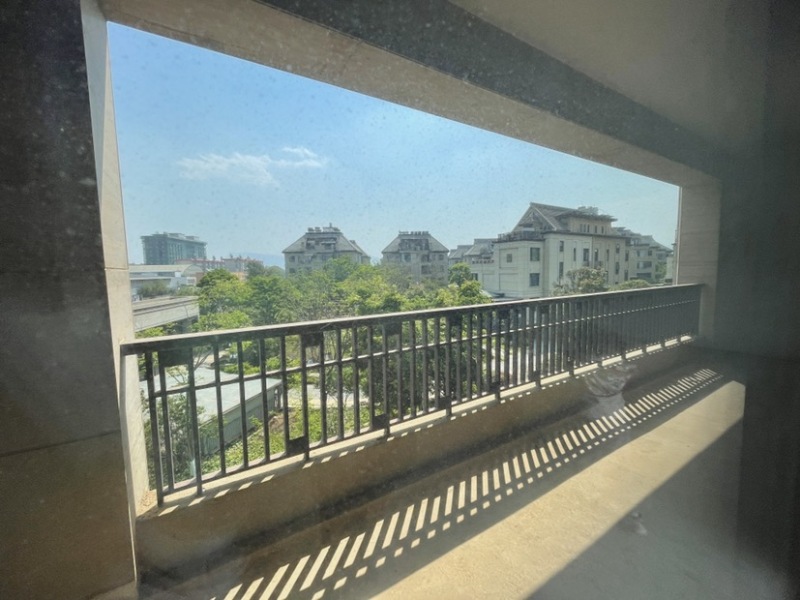 4室2廳3陽(yáng)臺(tái) 綠地海珀瀾庭別墅陽(yáng)臺(tái)