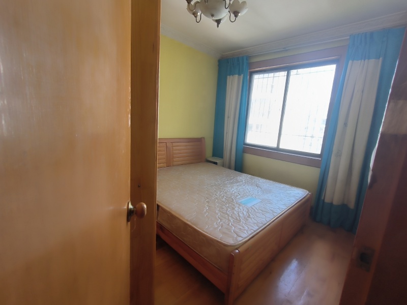 2室2廳1陽臺(tái) 紅塔花園臥室