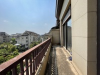 4室2廳3陽(yáng)臺(tái) 綠地海珀瀾庭別墅陽(yáng)臺(tái)