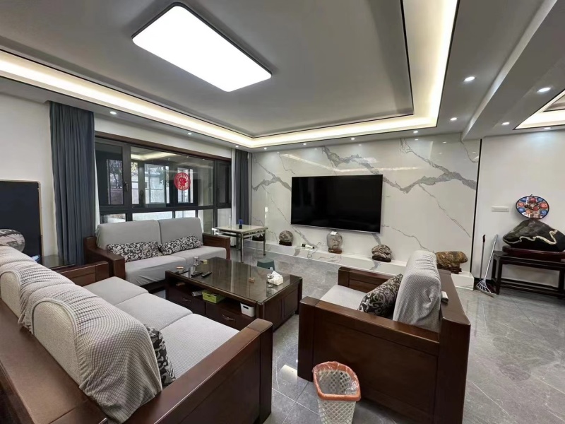 5室2廳3陽臺(tái) 海東俊園一期別墅客廳