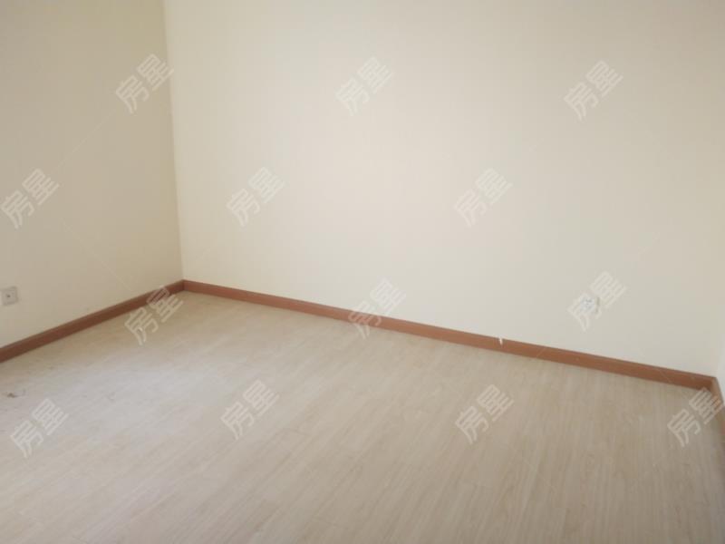 4室2廳2陽(yáng)臺(tái) 鑫安花園臥室