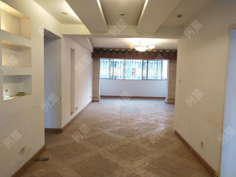 4室2廳2陽(yáng)臺(tái) 鑫安花園客廳