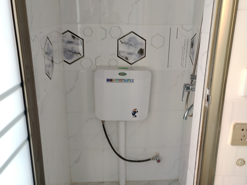 3室1廳1陽(yáng)臺(tái) 省醫(yī)藥公司宿舍（青年路282號(hào)）衛(wèi)生間