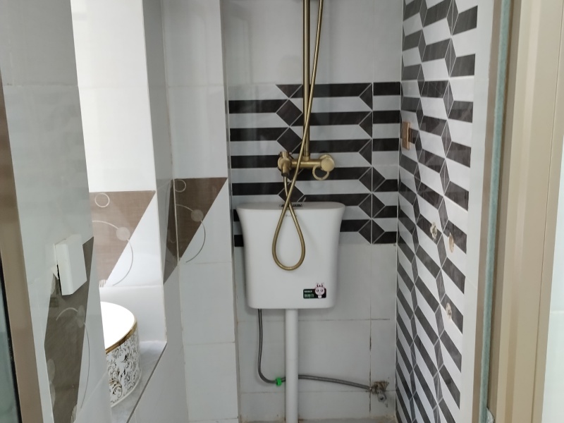 3室1廳1陽(yáng)臺(tái) 省醫(yī)藥公司宿舍（青年路282號(hào)）衛(wèi)生間