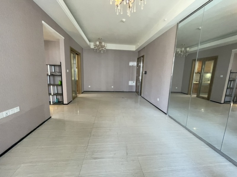 2室2廳1陽(yáng)臺(tái) 恒大云報(bào)華府公寓客廳