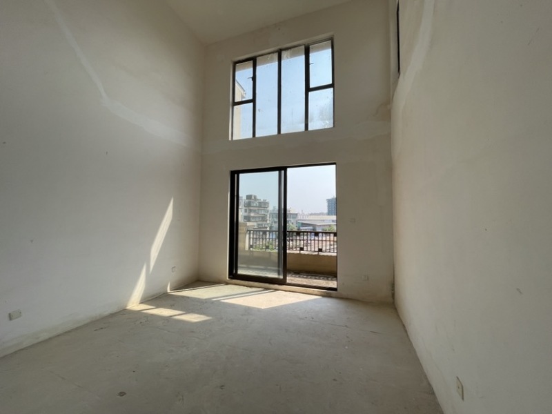 4室2廳3陽(yáng)臺(tái) 綠地海珀瀾庭別墅臥室