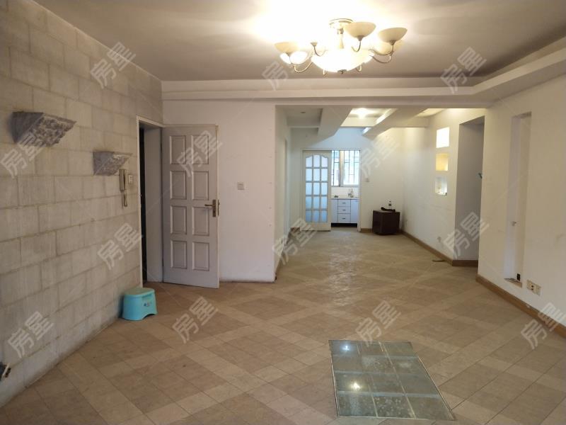 4室2廳2陽(yáng)臺(tái) 鑫安花園客廳