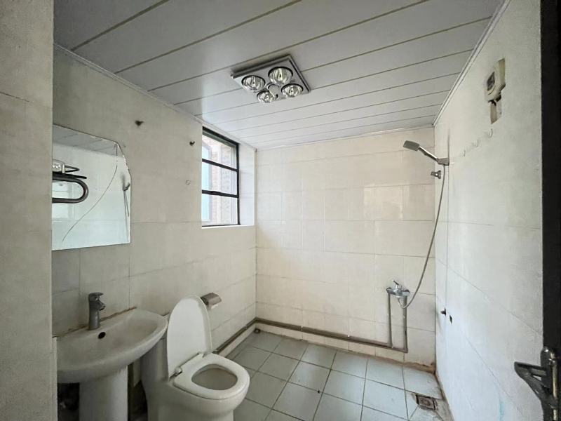 4室2廳1陽臺 滇池衛(wèi)城藍(lán)灣客廳