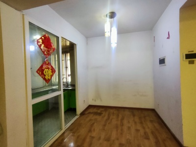 3室2廳1陽(yáng)臺(tái) 怡芳苑