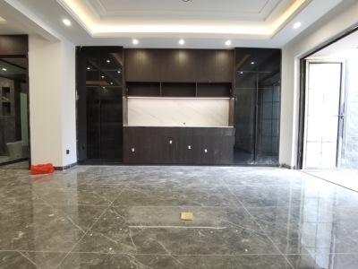 8室3廳4陽(yáng)臺(tái) 滇池ONE一期