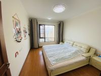 3室2廳2陽臺 中海學(xué)府路8號客廳