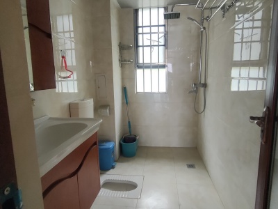 4室2廳1陽臺 城市山