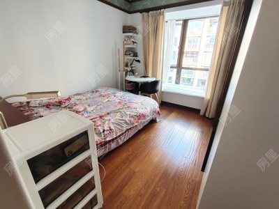 4室2廳2陽臺(tái) 紅星國際檀宮