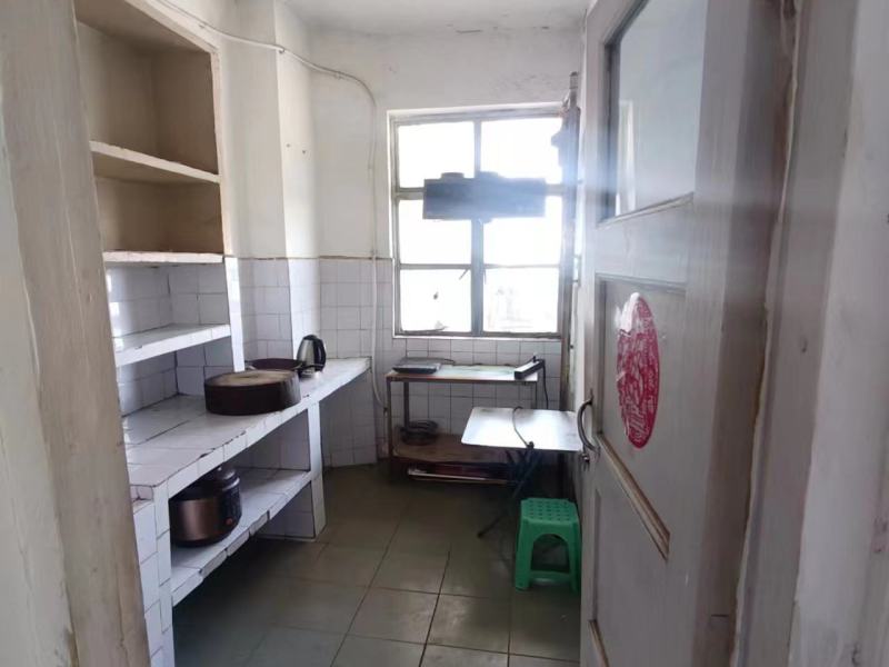 2室2廳2陽臺 東華小區(qū)廚房